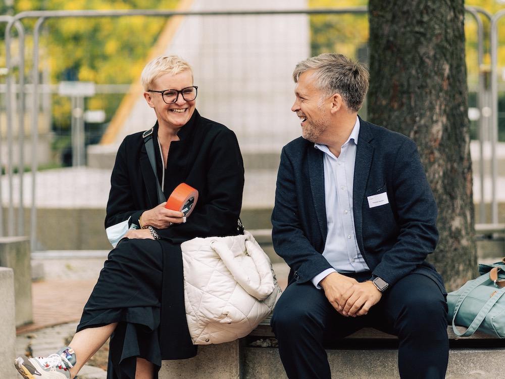 Thorsten Kausch und Julia Staron von der Stadtmanufaktur bei ihrem Kunden in Lünen