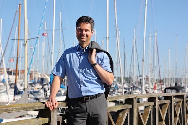 flensburg-ob-fabian-geyer-stadtmanufaktur-projekte-tiny Dr. Fabian Geyer at the port in Flensburg