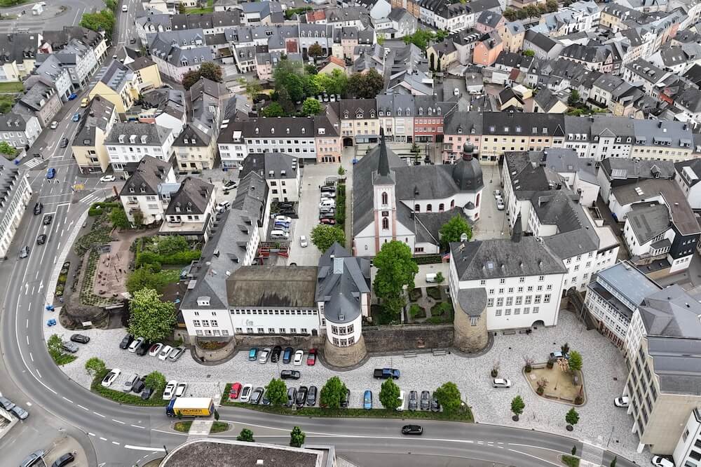 Innenstadt von Bitburg von oben