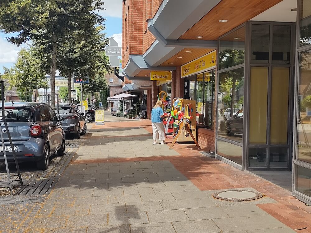 quickborn-retail-concept-stadtmanufaktur-2 Row of stores in Quickborn