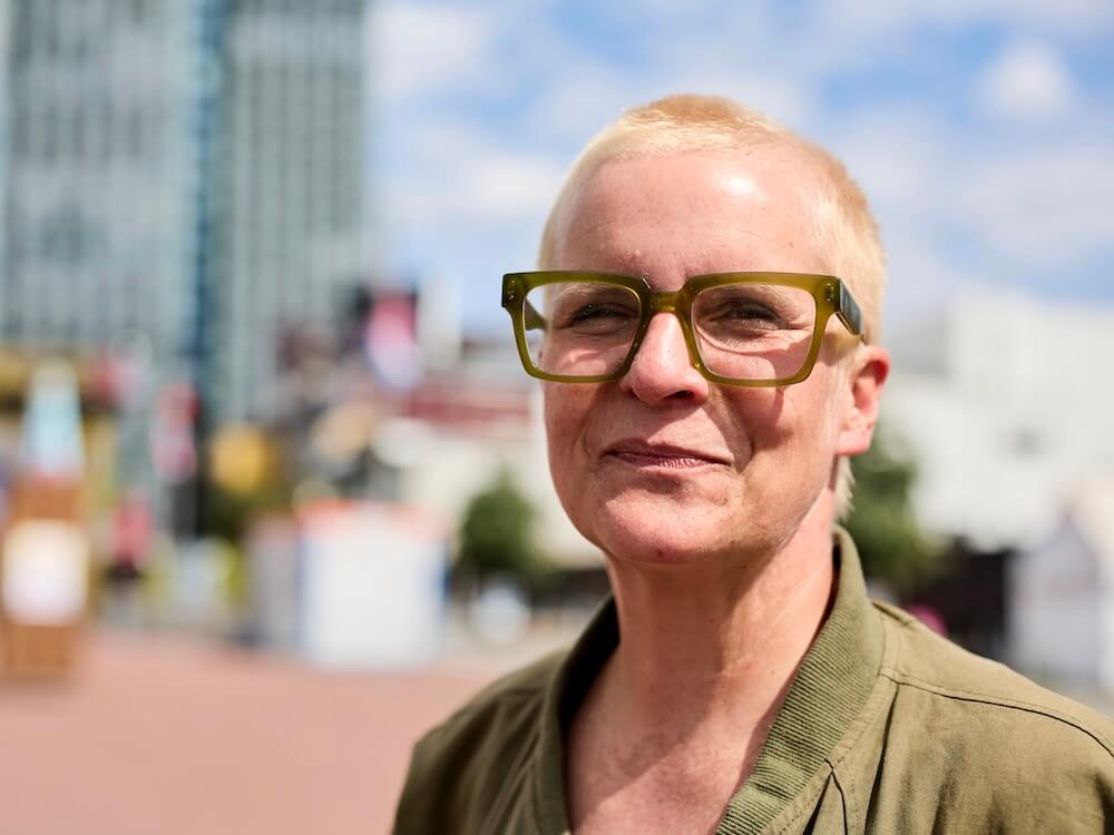 julia-staron-projektleitung-strategie-mediation-quartiersentwicklung-stadtmanufaktur-credit-schaeferfoto.com Julia Staron in Hamburg