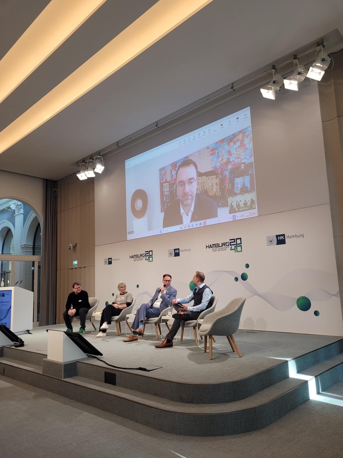 Die Bürgermeister von Lünbeck und Bitburg sitzen bei StadtRaumZukunft auch auf der Bühne.